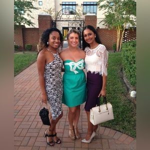 Judith March Strapless with pockets boning on the inside intricate details.